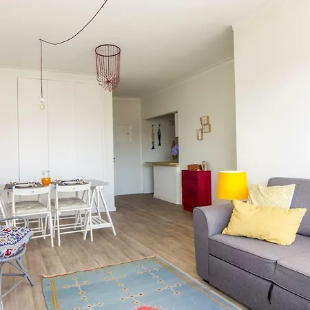 Апартаменты Seaside - 3 Min From The Beach